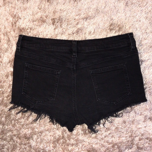 ASOS black denim shorts - Picture 3 of 3